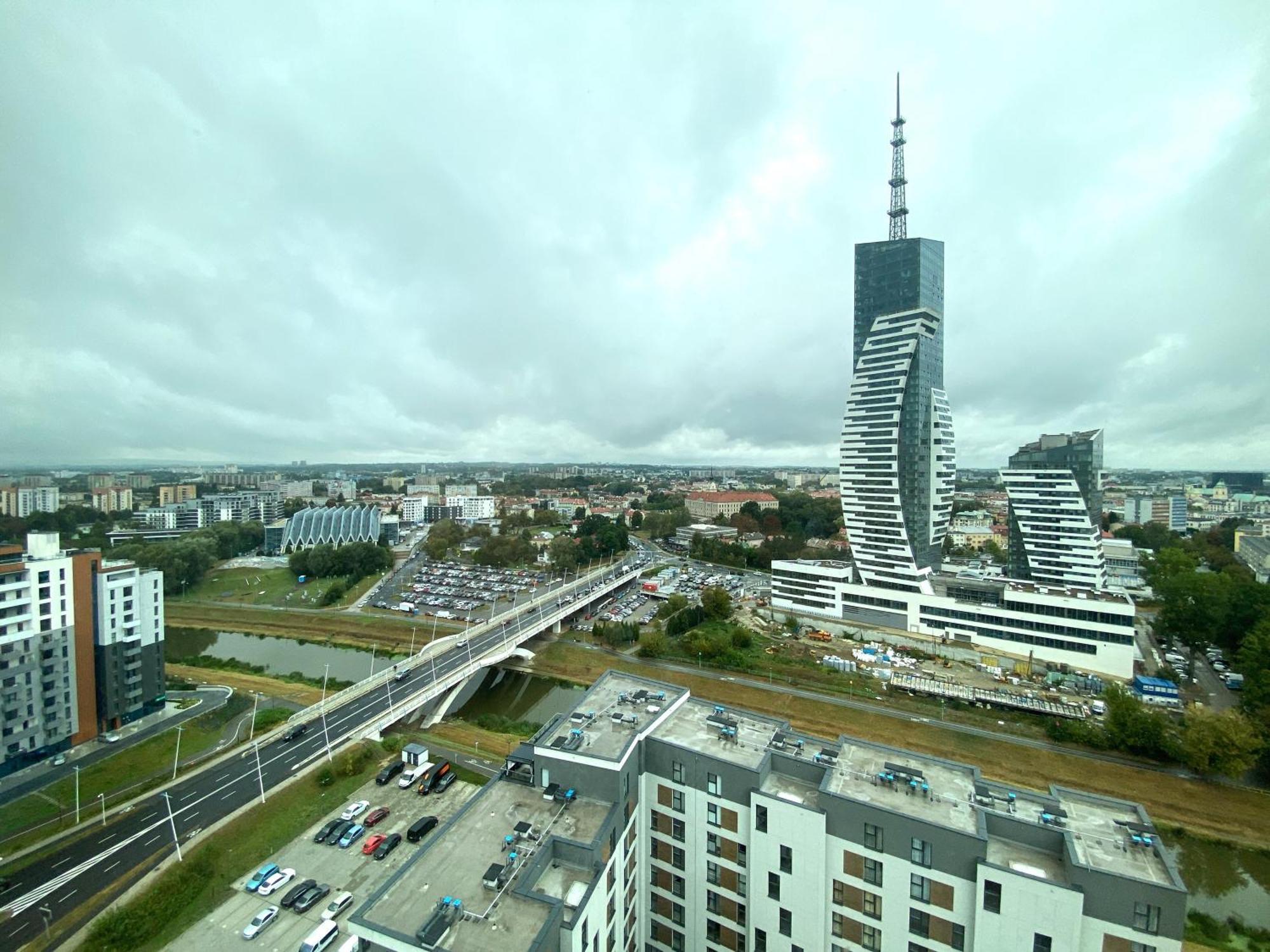 Panorama Capital Luna Rzeszow Luaran gambar